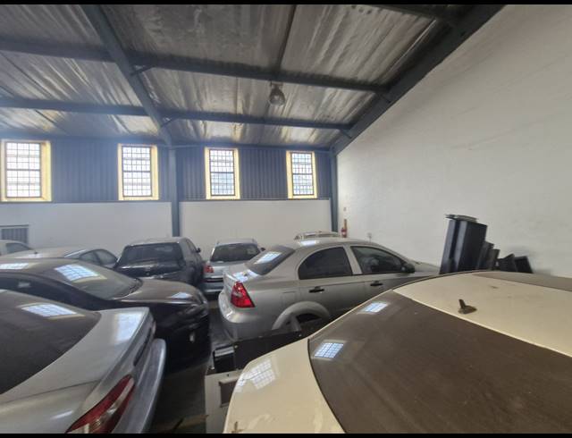 335M² WAREHOUSE TO LET IN DENVER
